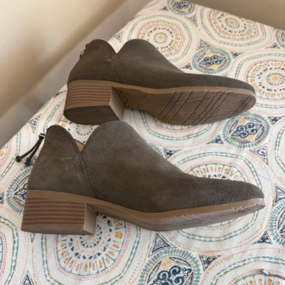 Reaction Kenneth Cole suede booties - Picture 4 of 6